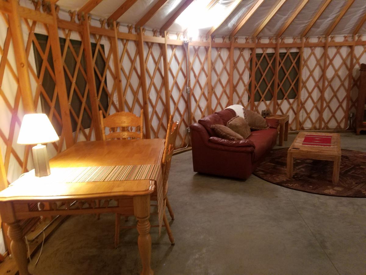 Yale Manor B&B & Yurt Glamping Luaran gambar