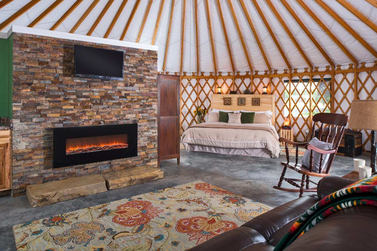Yale Manor B&B & Yurt Glamping Luaran gambar