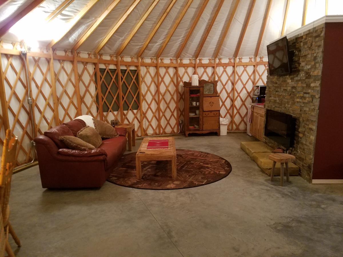 Yale Manor B&B & Yurt Glamping Luaran gambar
