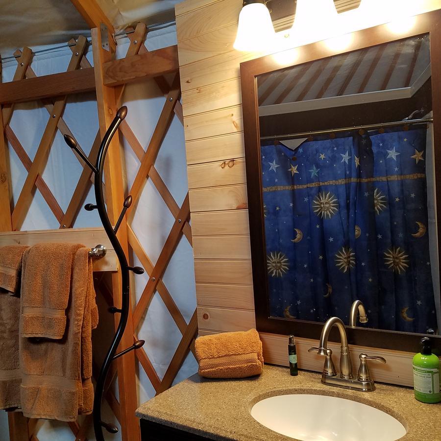 Yale Manor B&B & Yurt Glamping Luaran gambar